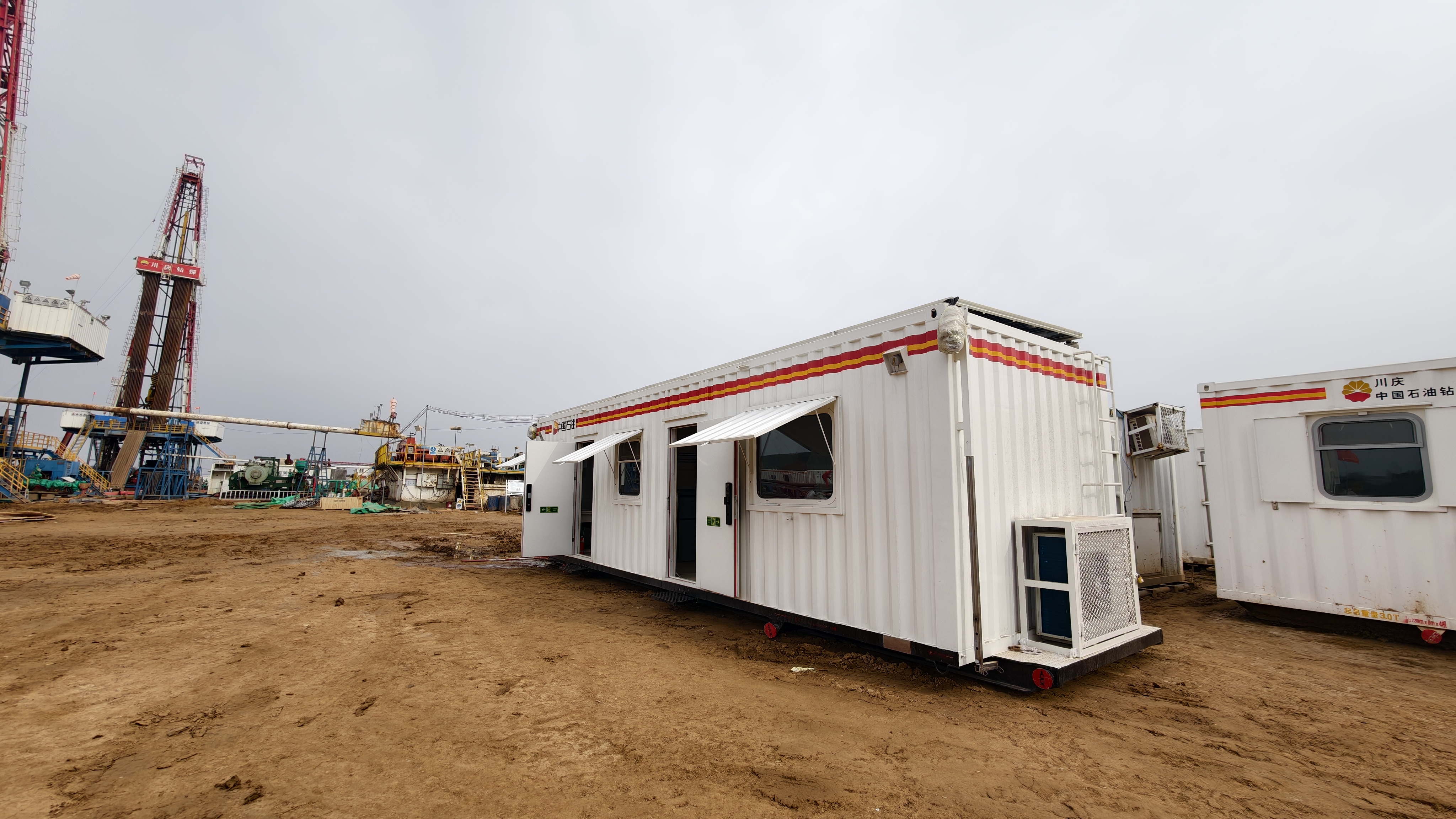 太阳能智能方舱